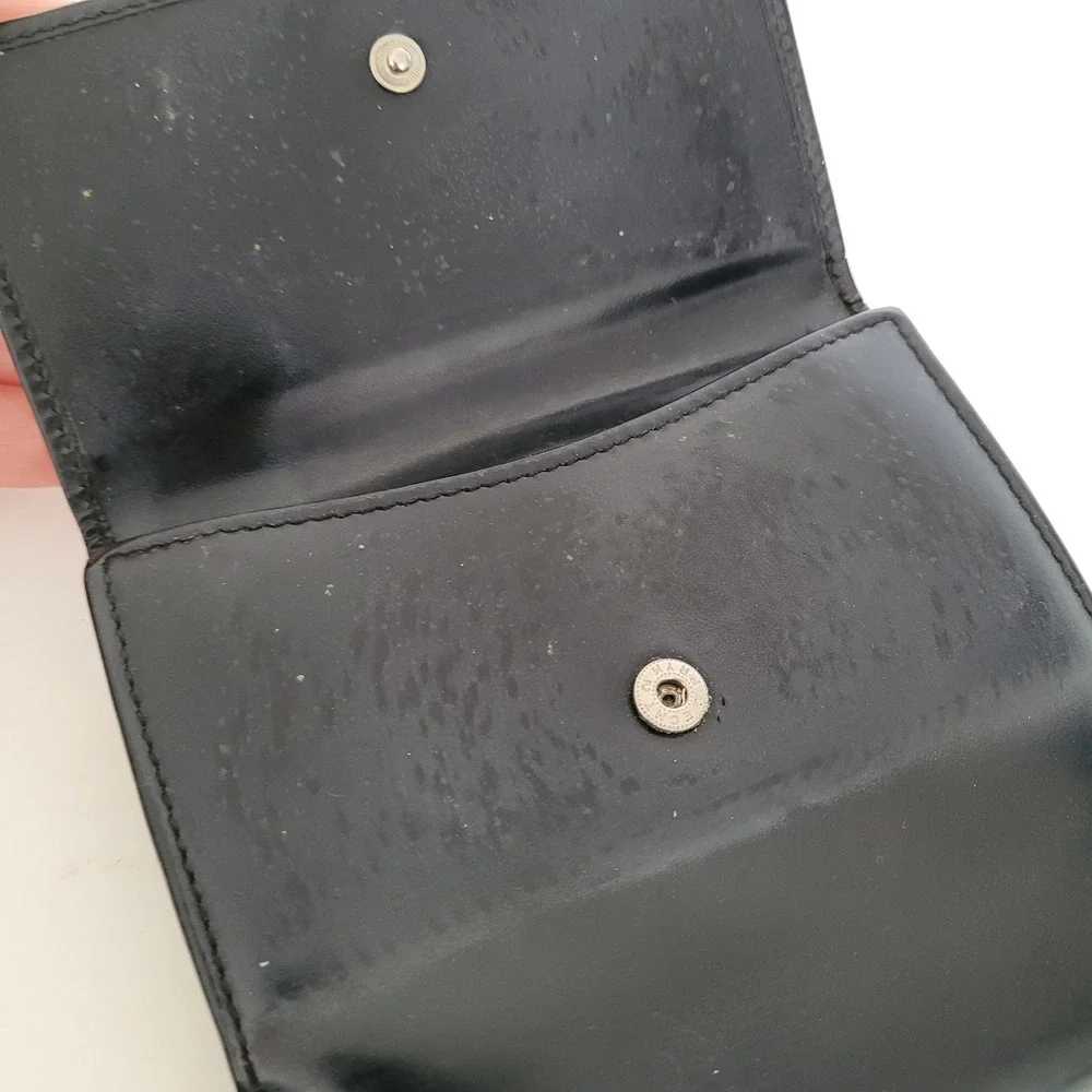 Gucci Vintage Black Leather Bifold Wallet G Logo Buckle Silver Hardware Italy